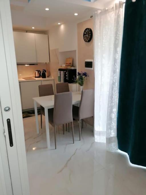 Fiumicino Aeroporto Casa Vacanze Iris Zewnętrze zdjęcie